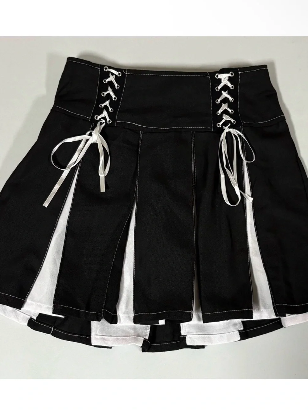 Social Collision Black White Tie-Up Lace-Up Pleated Mini Skirt Bottoms Size S 🤍🖤